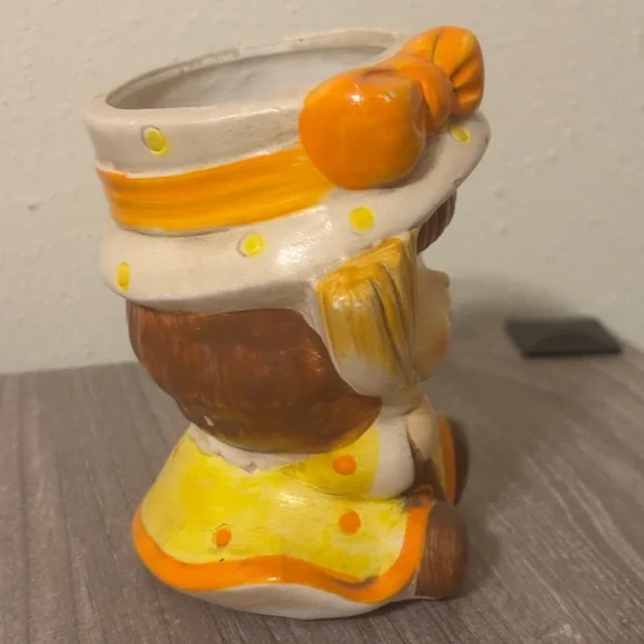 Vintage 1970s Yellow Dress Girl Ceramic Planter Pen Pencil Holder Trinket Box - Picture 3 of 7